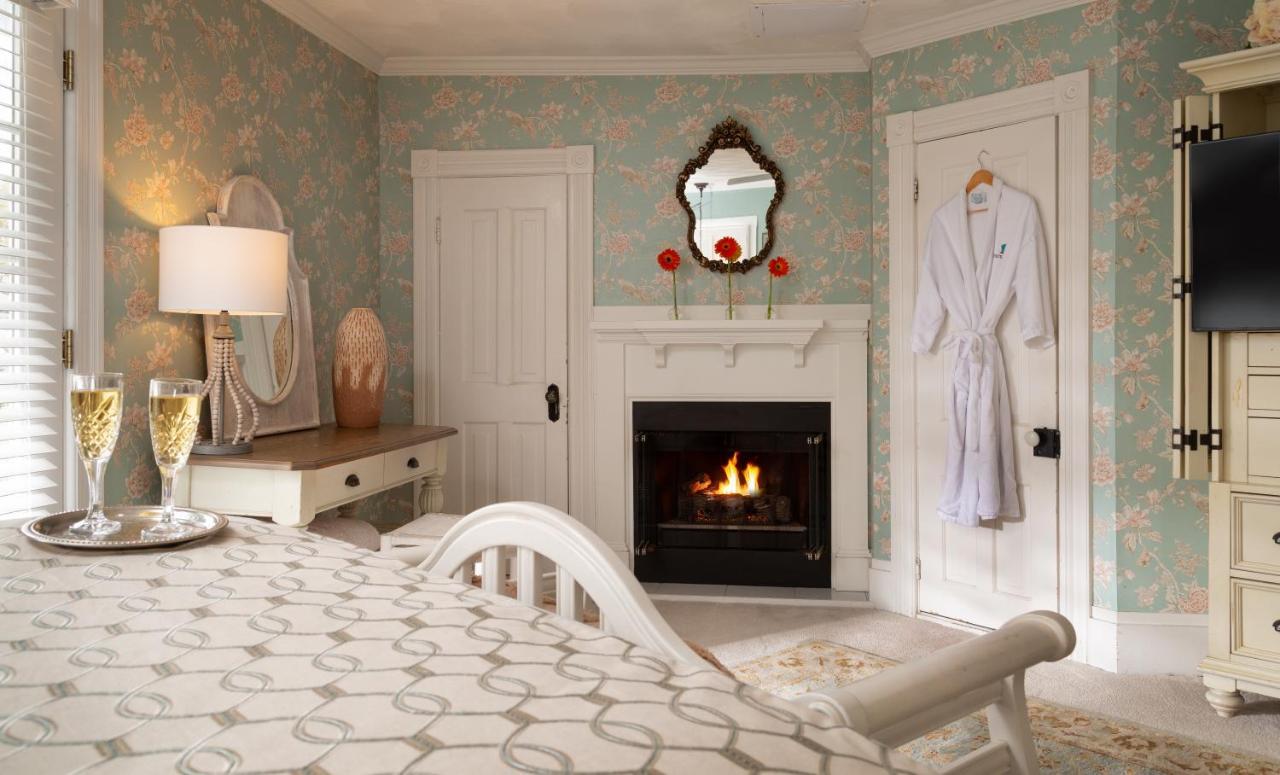 White Doe Inn Bed & Breakfast Manteo Exterior photo
