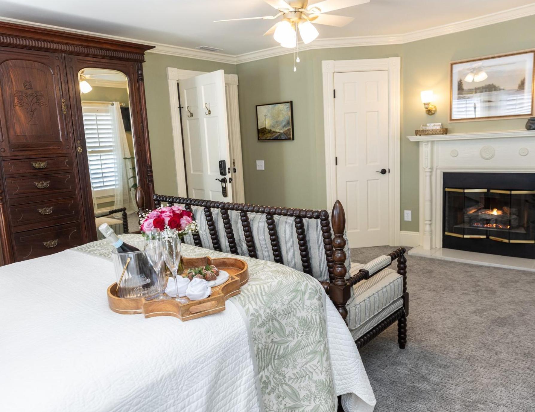 White Doe Inn Bed & Breakfast Manteo Exterior photo
