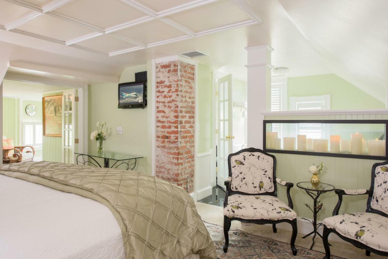 White Doe Inn Bed & Breakfast Manteo Exterior photo