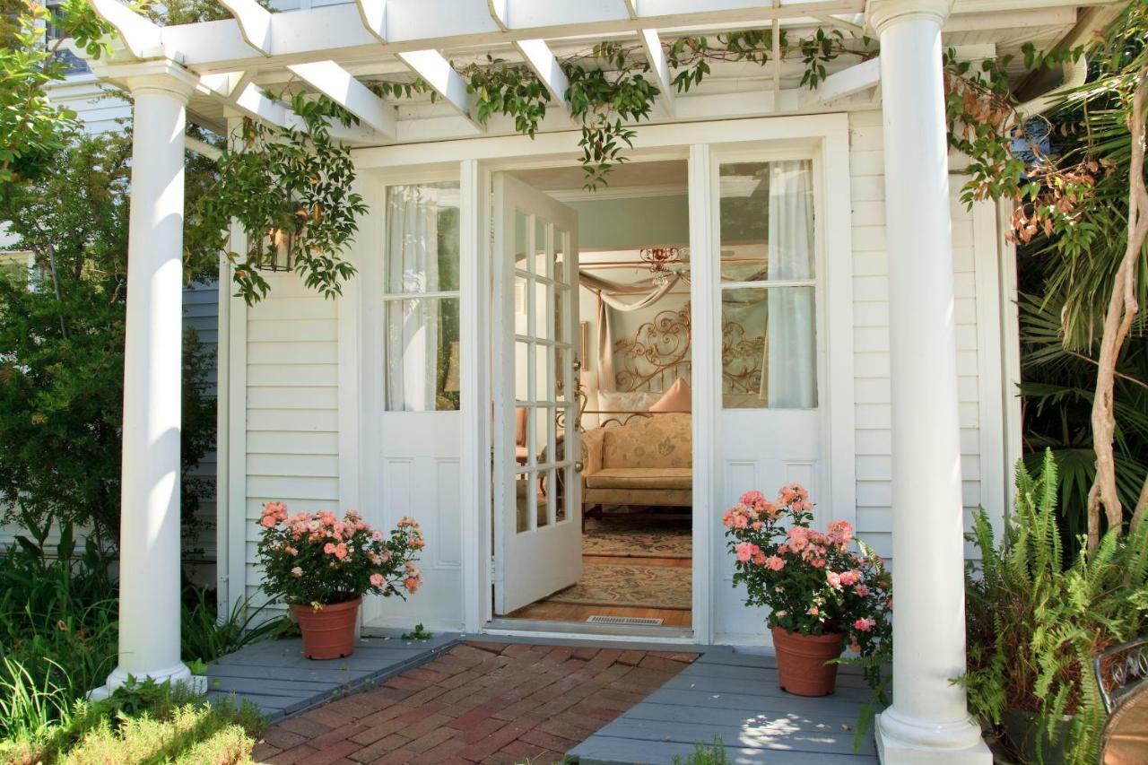 White Doe Inn Bed & Breakfast Manteo Exterior photo