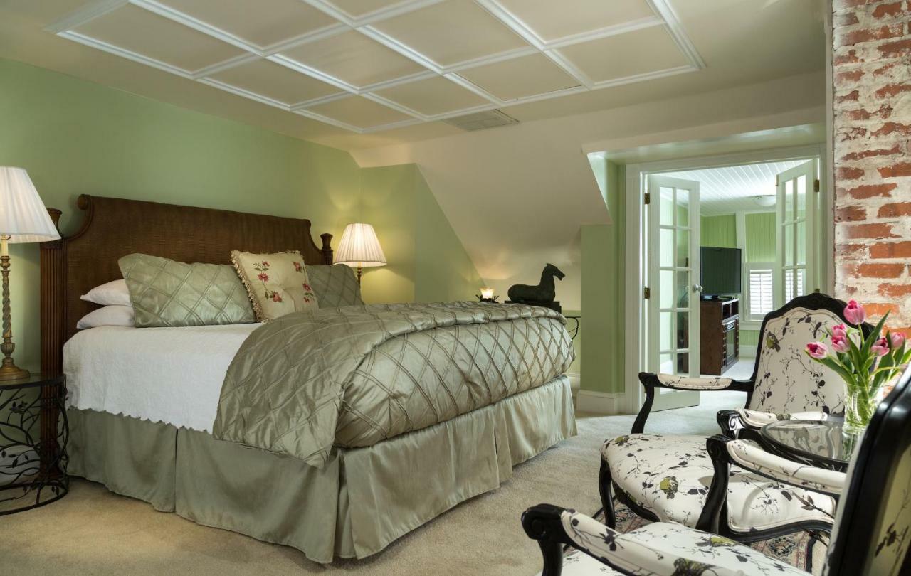 White Doe Inn Bed & Breakfast Manteo Exterior photo